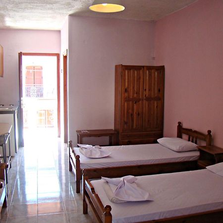 Kristi Apartment Poros  Стая снимка